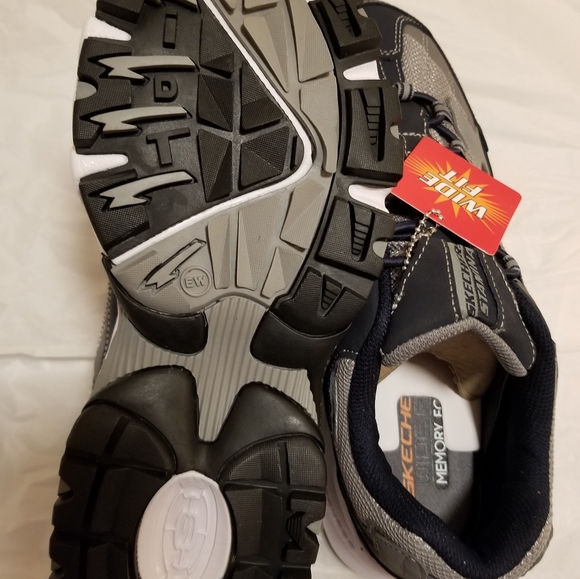 NEW Men's Skechers Stamina w/ Memory Foam Size 8 - Picture 3 of 5